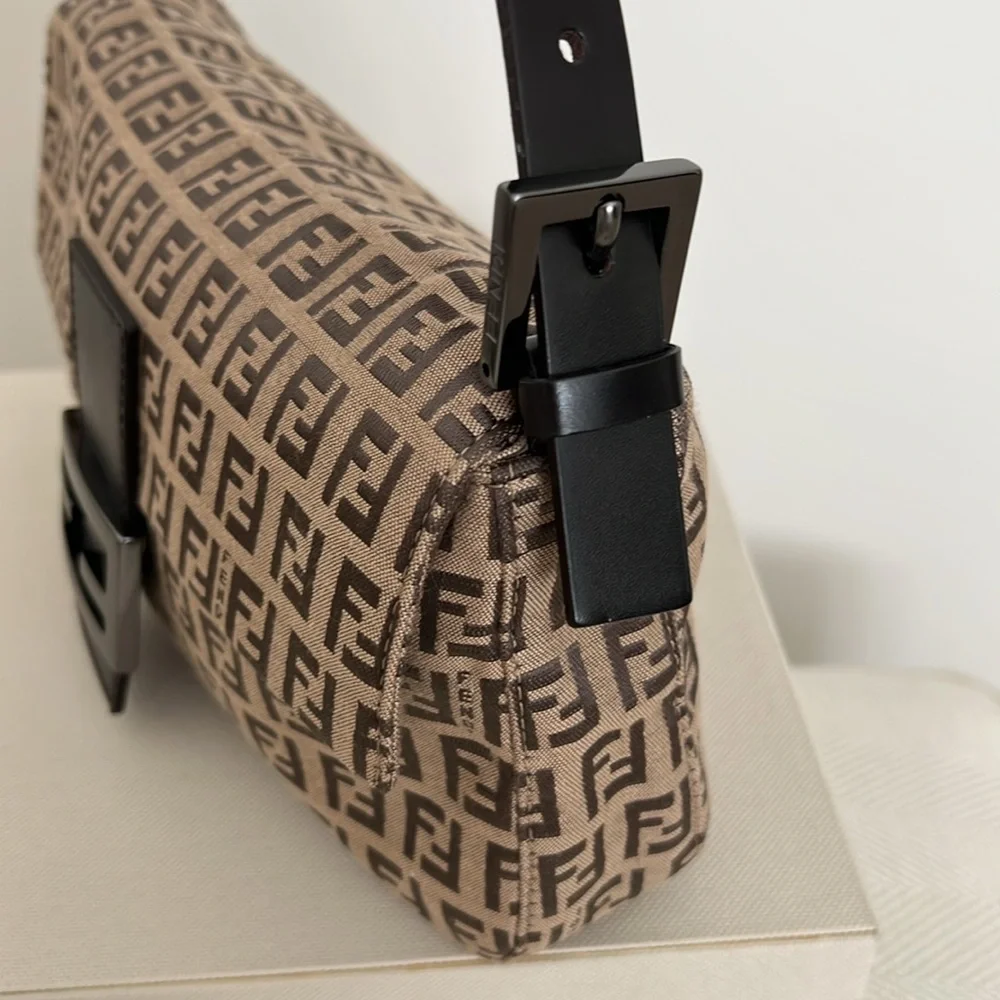 Fendi Brown & Black FF Logo Baguette Shoulder Bag - Picture 6 of 16
